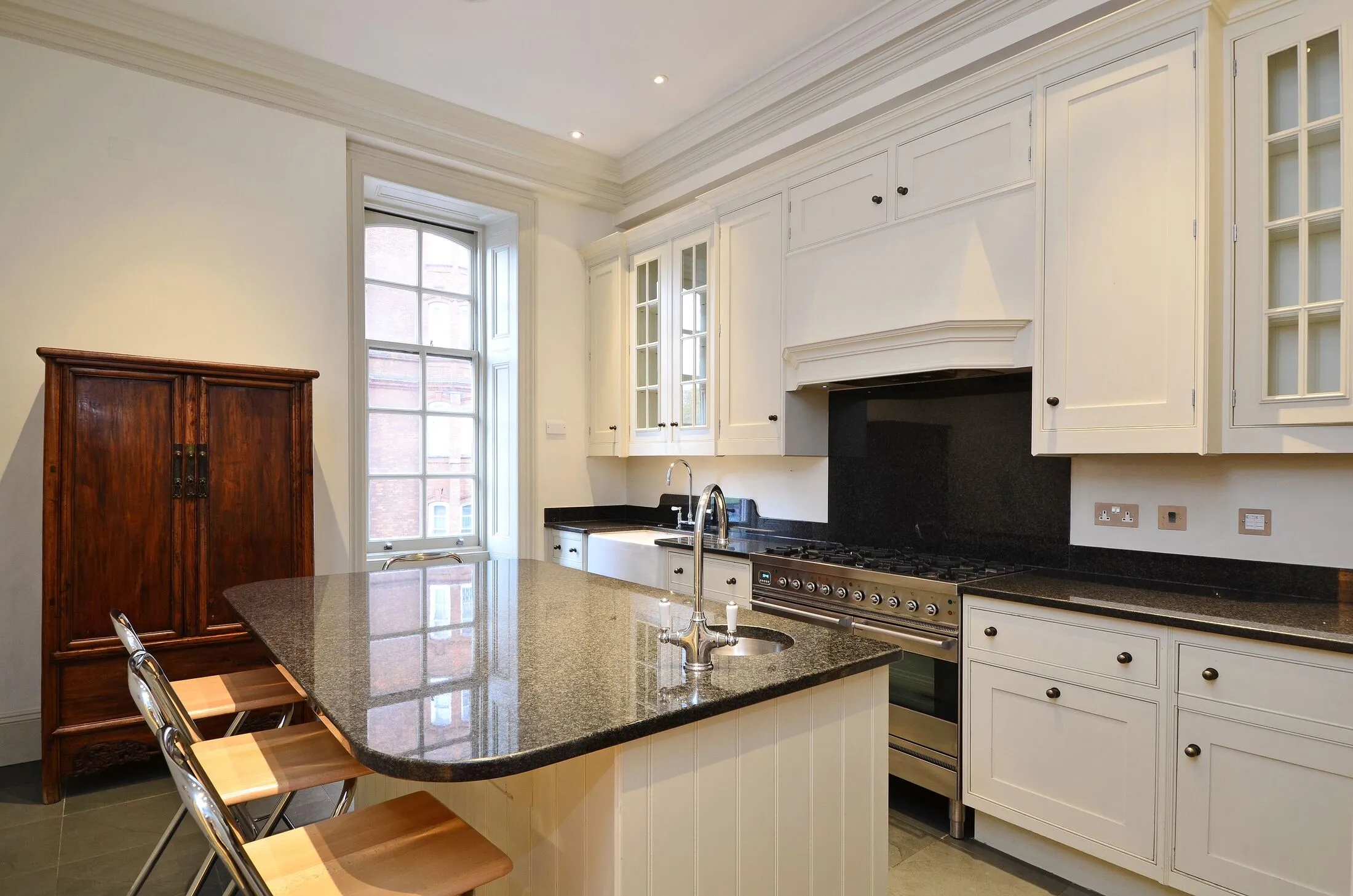 Flat Jay Mews in City of Westminster