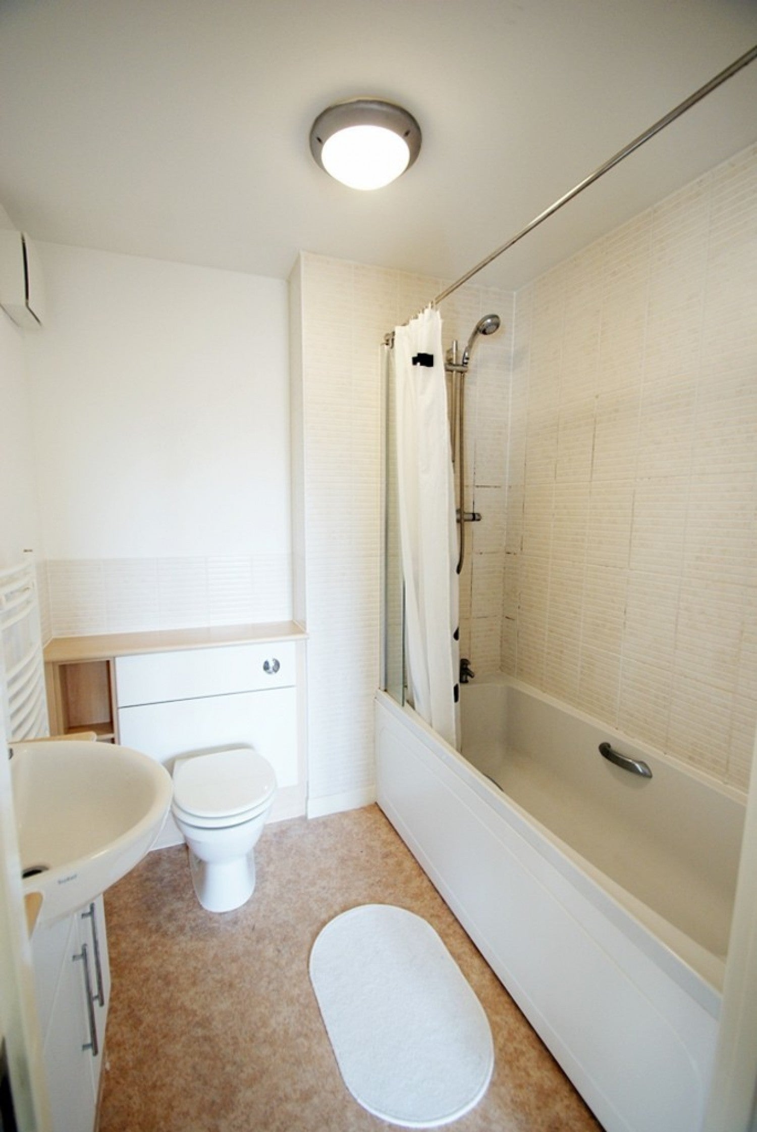 Flat Pentland Close in Cardiff