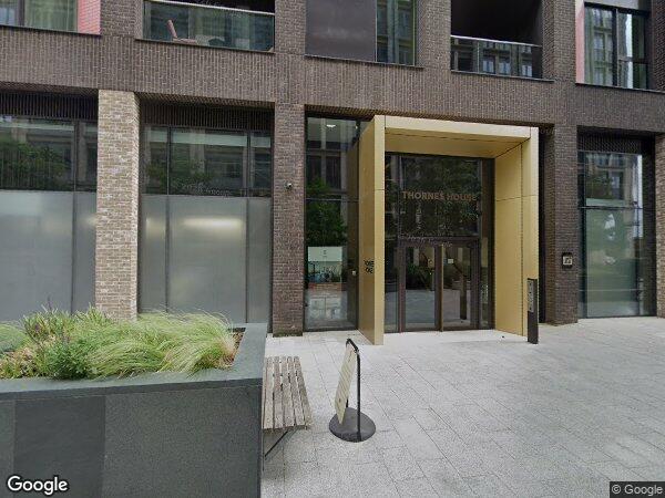 Flat Ponton Road in Greater London