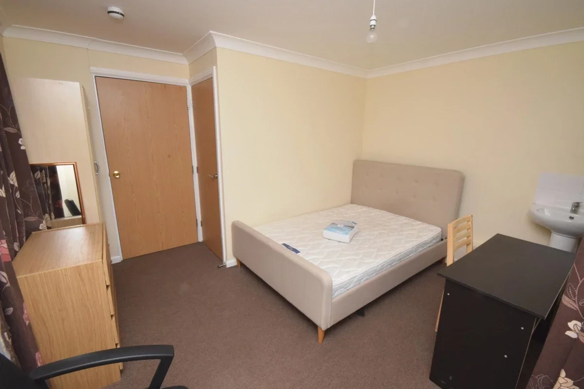 Room Queen Bee Court in Welwyn Hatfield
