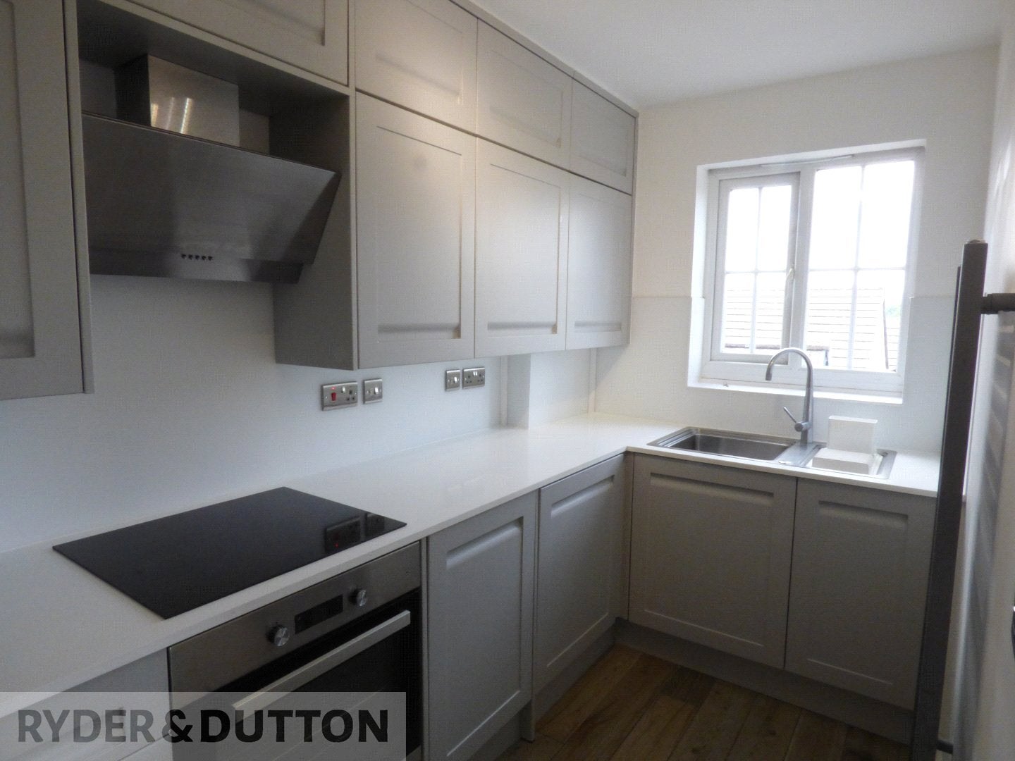 Flat Baldwins Close in Royton