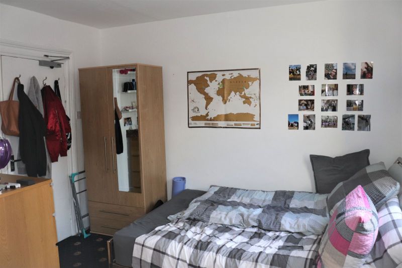 Room Windermere Road in Greater London