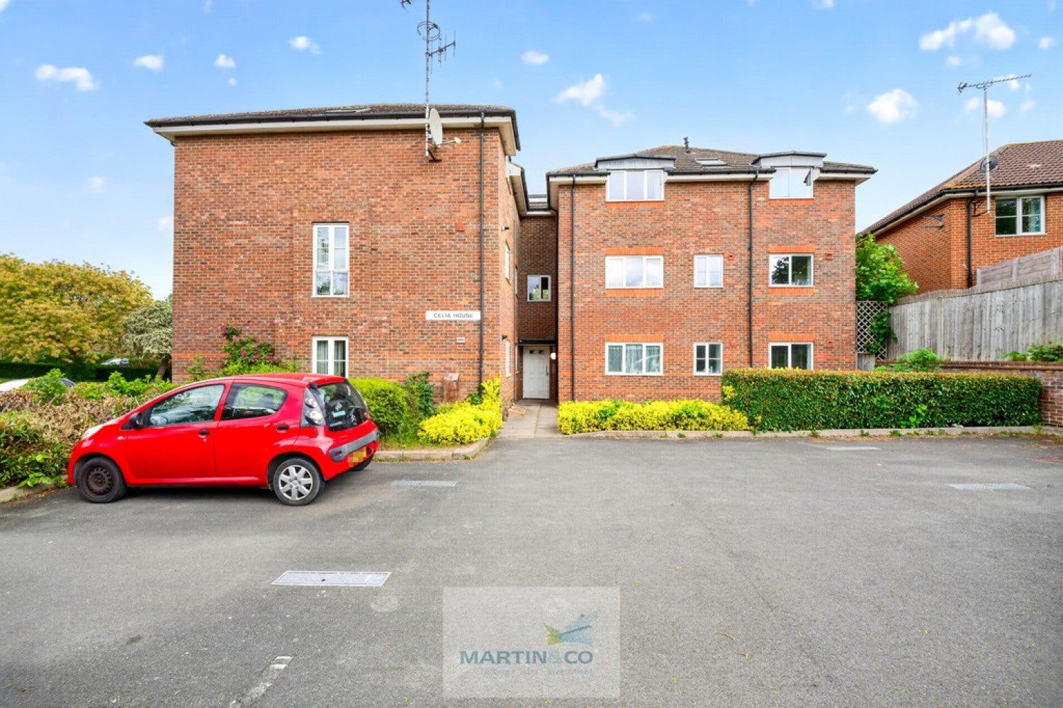 Flat Home Meadow in Welwyn Hatfield