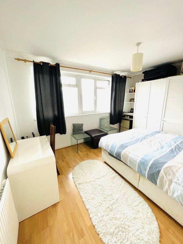 Flat Lisgar Terrace in Greater London