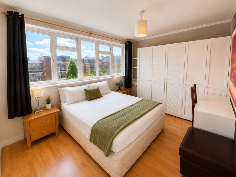 Flat Lisgar Terrace in Greater London
