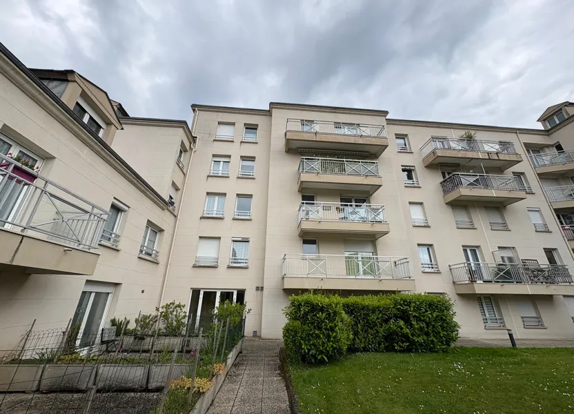 Flat Avenue du Général de Gaulle in Le Plessis-Trévise