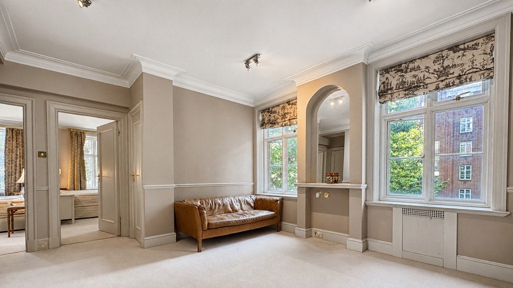 Flat Chesterfield Gardens in City of Westminster