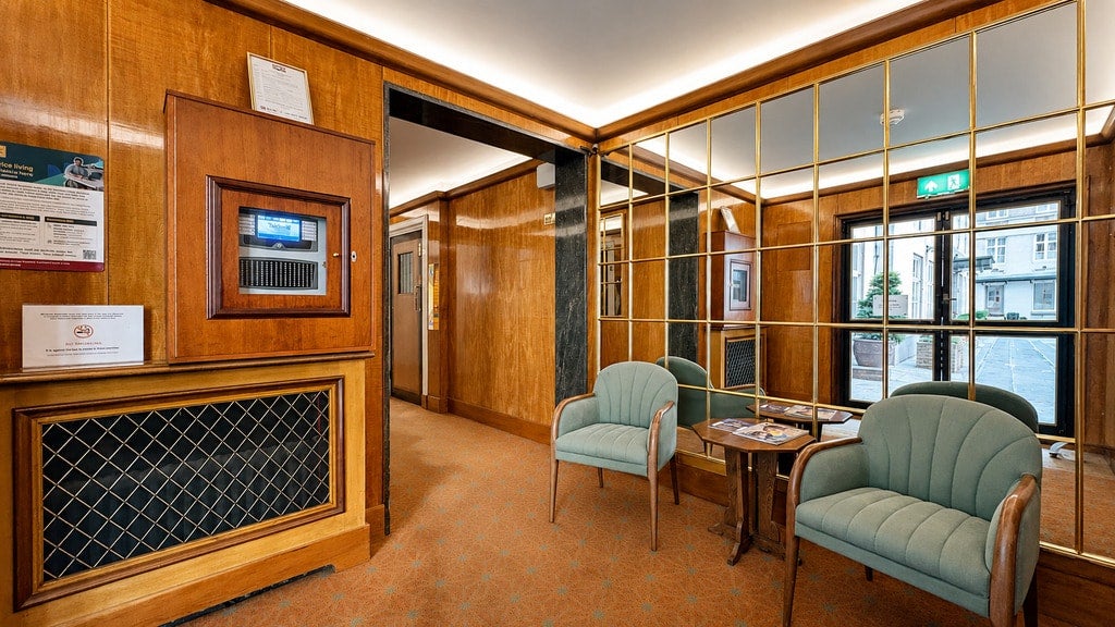 Flat Chesterfield Gardens in City of Westminster