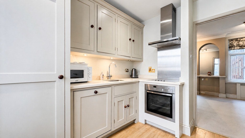 Flat Chesterfield Gardens in City of Westminster