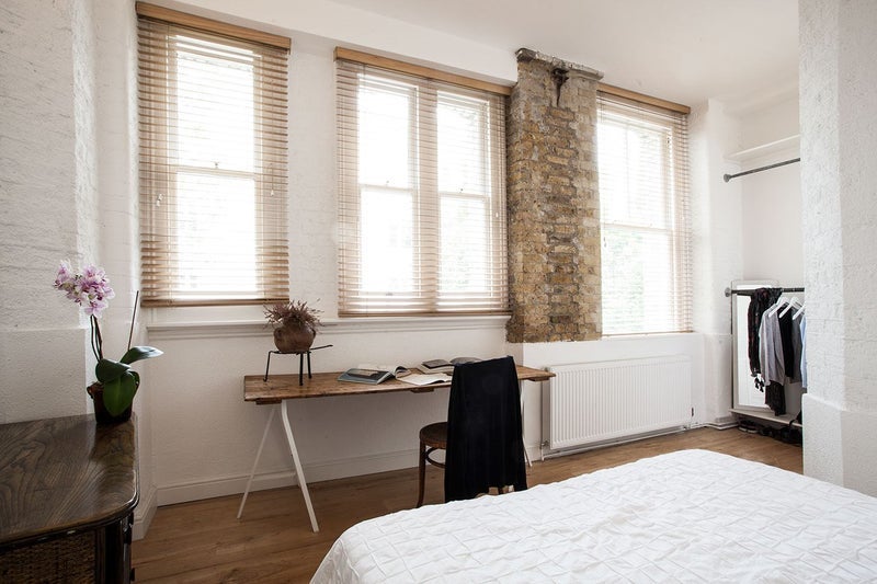 Flat Wilton Way in Greater London