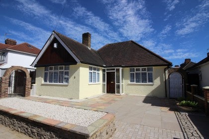 House Wigginton Avenue in Greater London