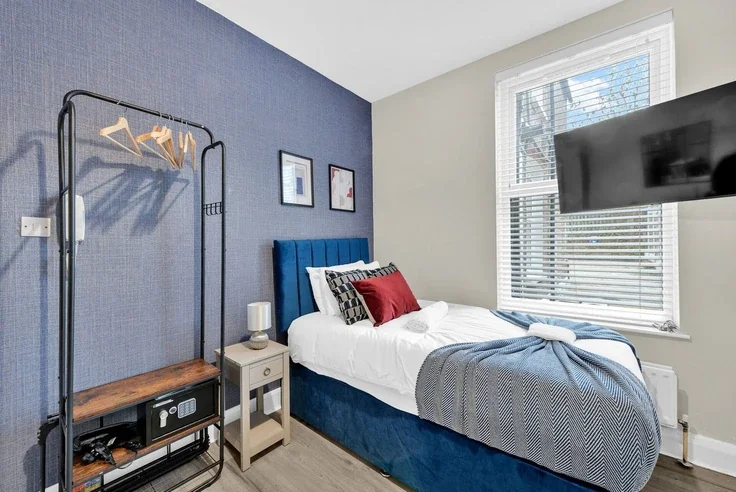 Flat Wightman Road in Greater London