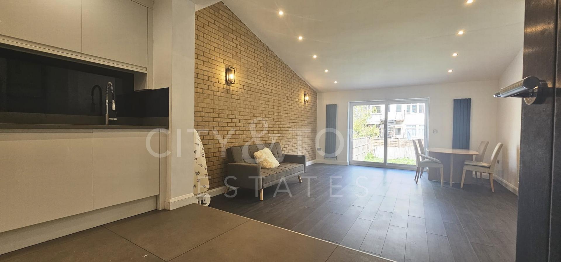 House Landseer Avenue in Greater London