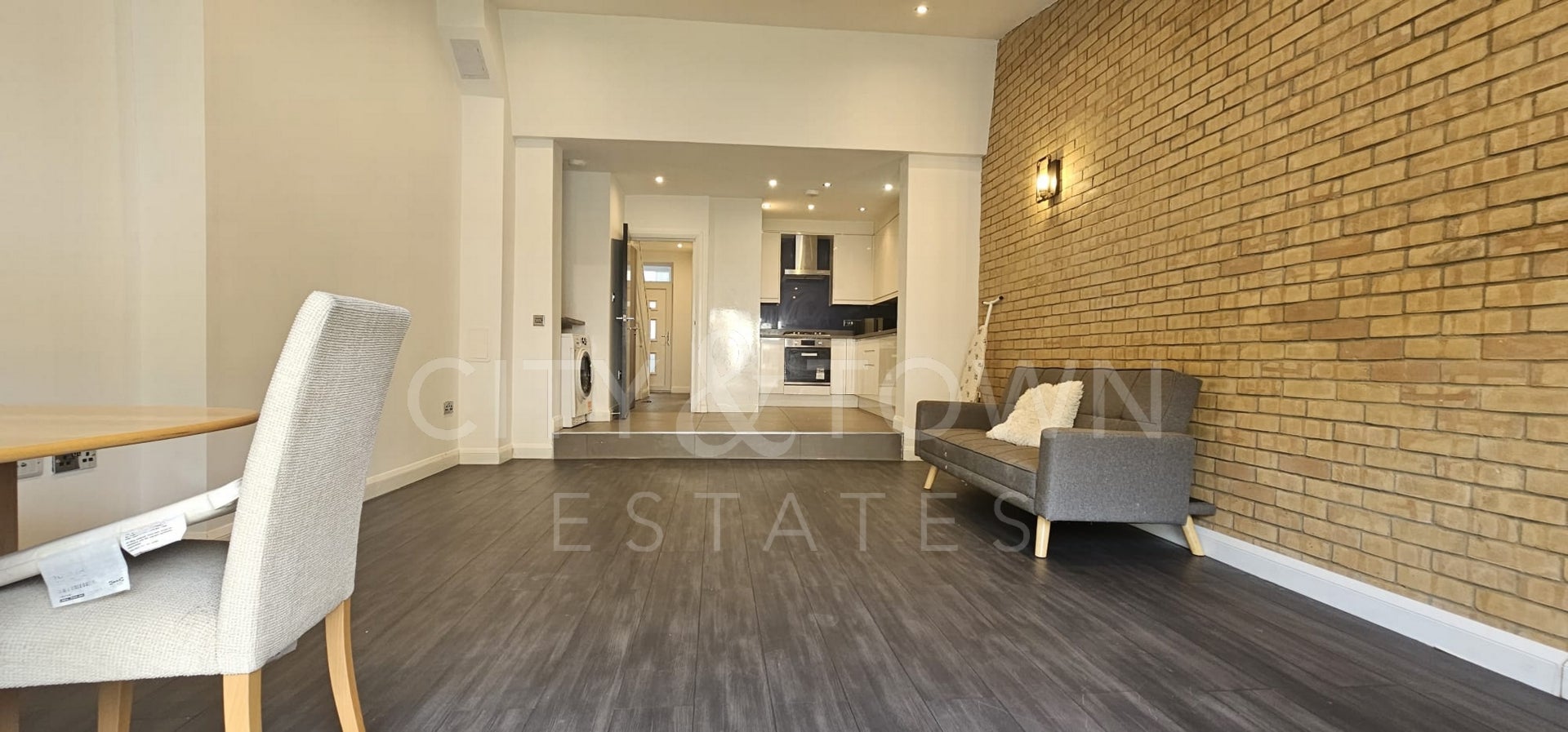 House Landseer Avenue in Greater London