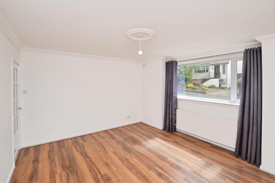 Flat Caiystane Gardens in City of Edinburgh