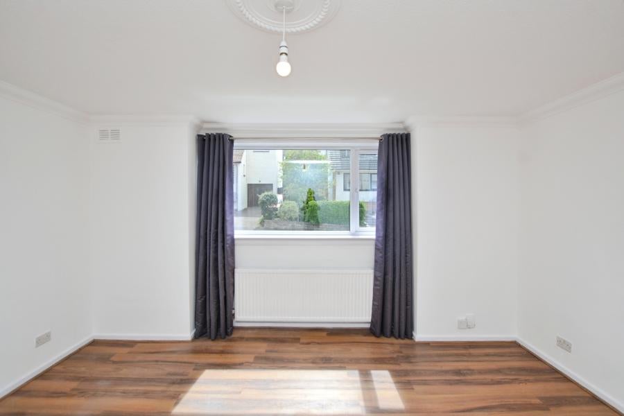 Flat Caiystane Gardens in City of Edinburgh