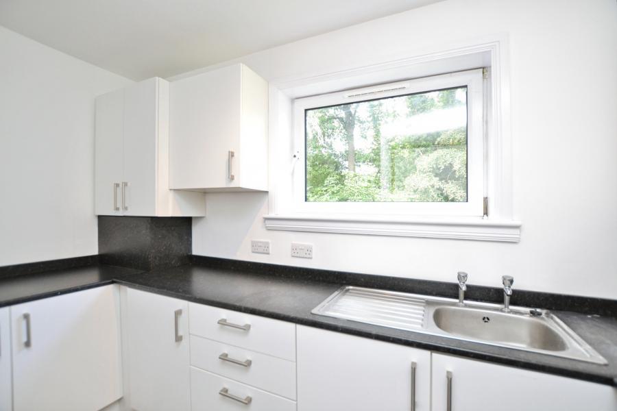 Flat Caiystane Gardens in City of Edinburgh