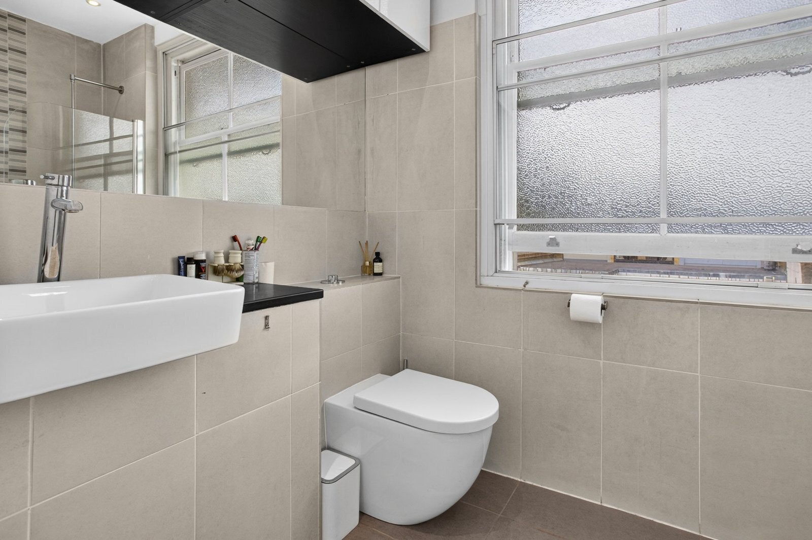 Flat Lancaster Road in Greater London