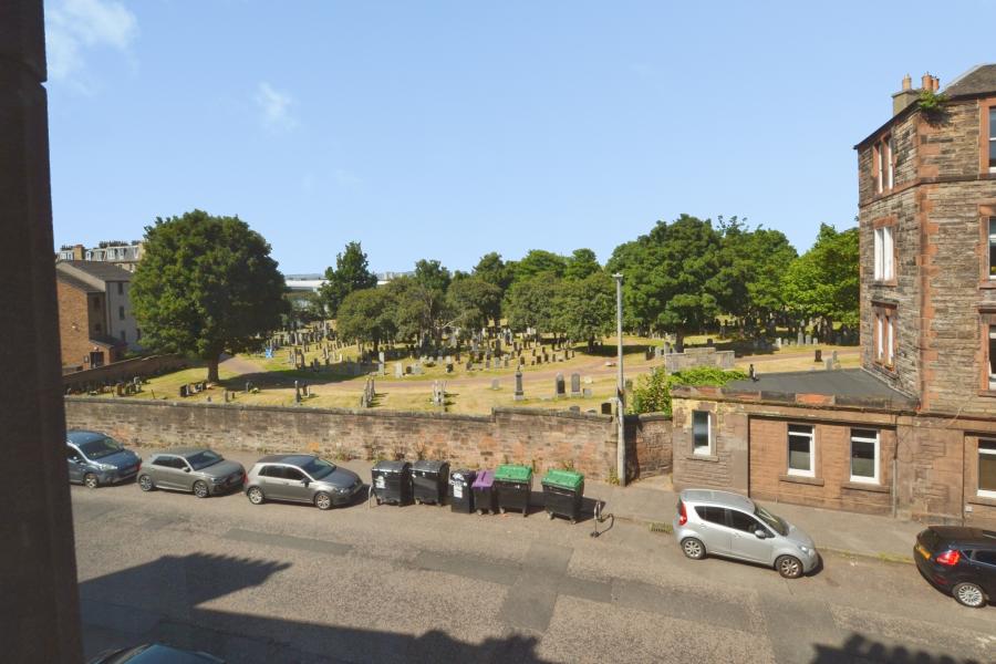 Flat Albion Road in City of Edinburgh