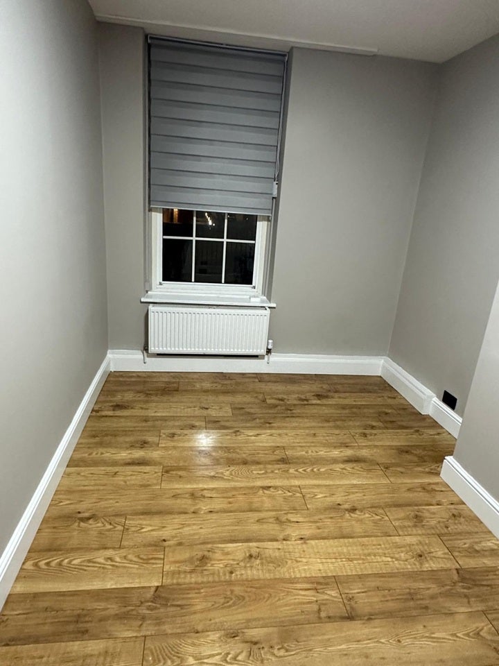Flat Caledonian Estate in Greater London