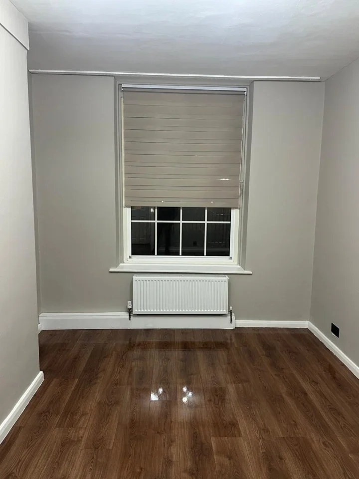 Flat Caledonian Estate in Greater London