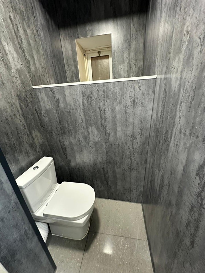 Flat Caledonian Estate in Greater London
