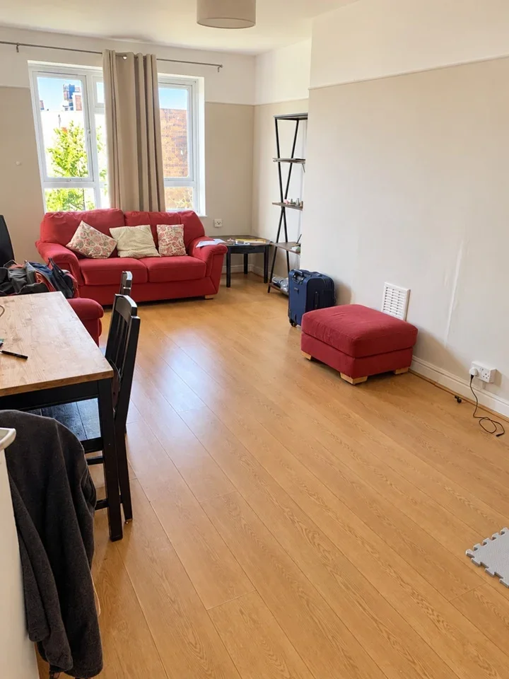 Flat Wickham Road in Greater London
