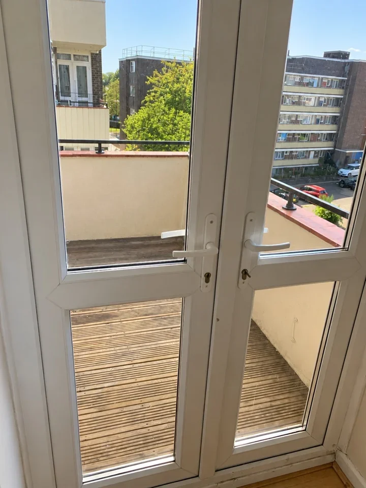 Flat Wickham Road in Greater London