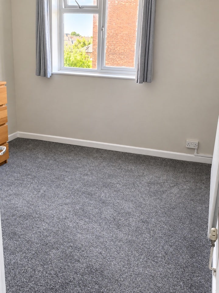 Flat Wickham Road in Greater London