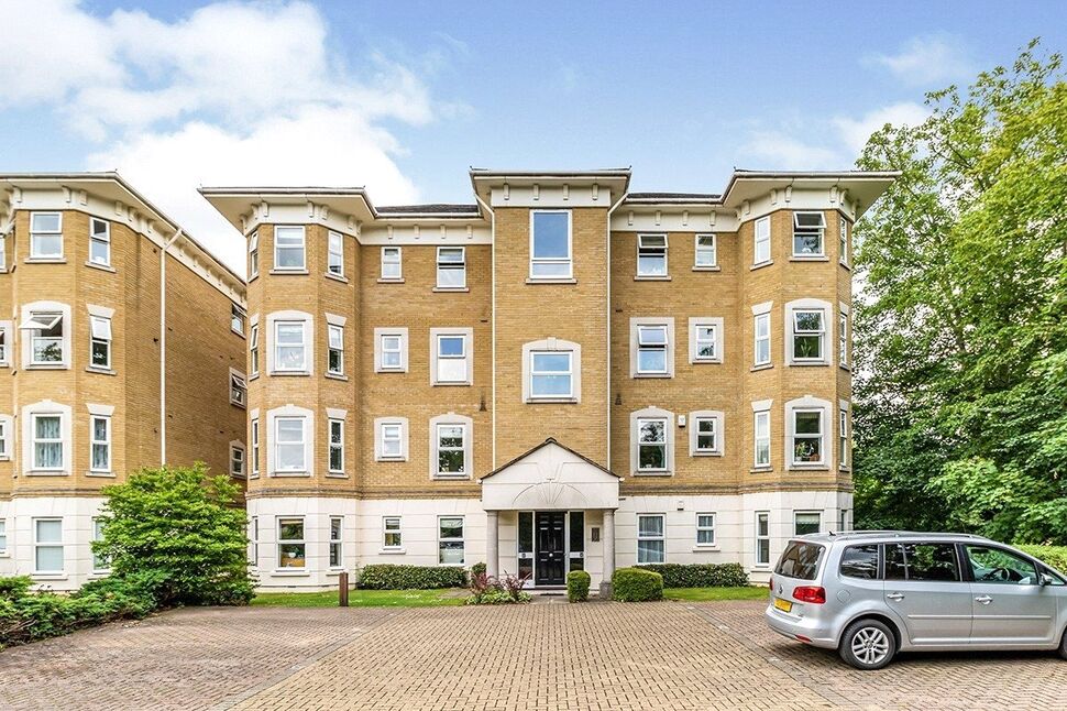 Flat Penners Gardens in Greater London