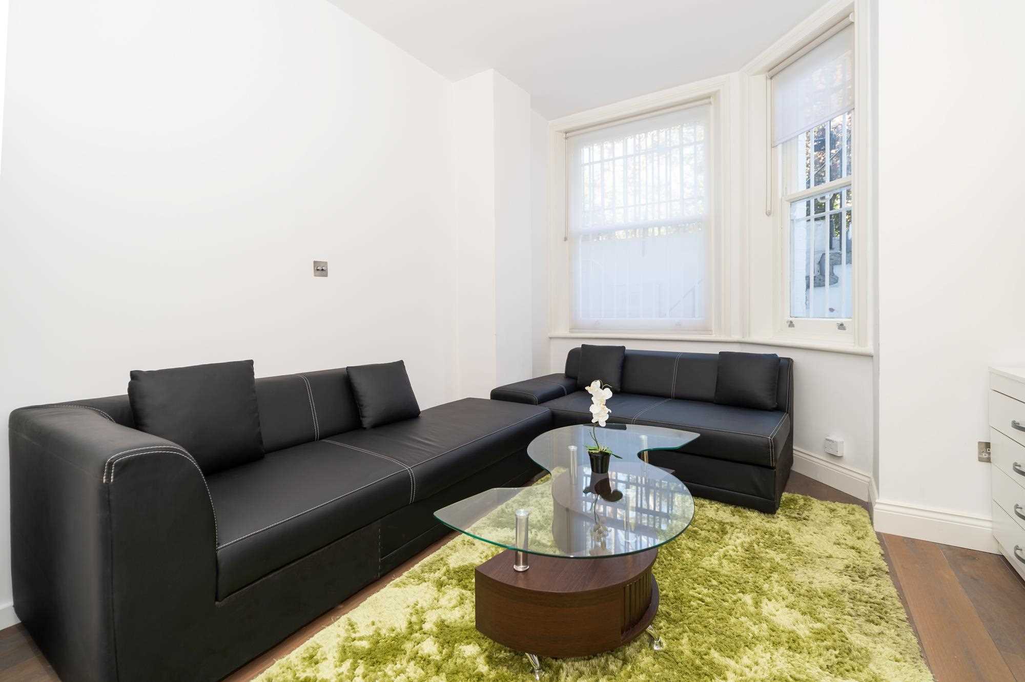 Flat Lennox Gardens in Greater London