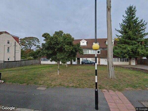 Flat Saint Barnabas Road in Greater London