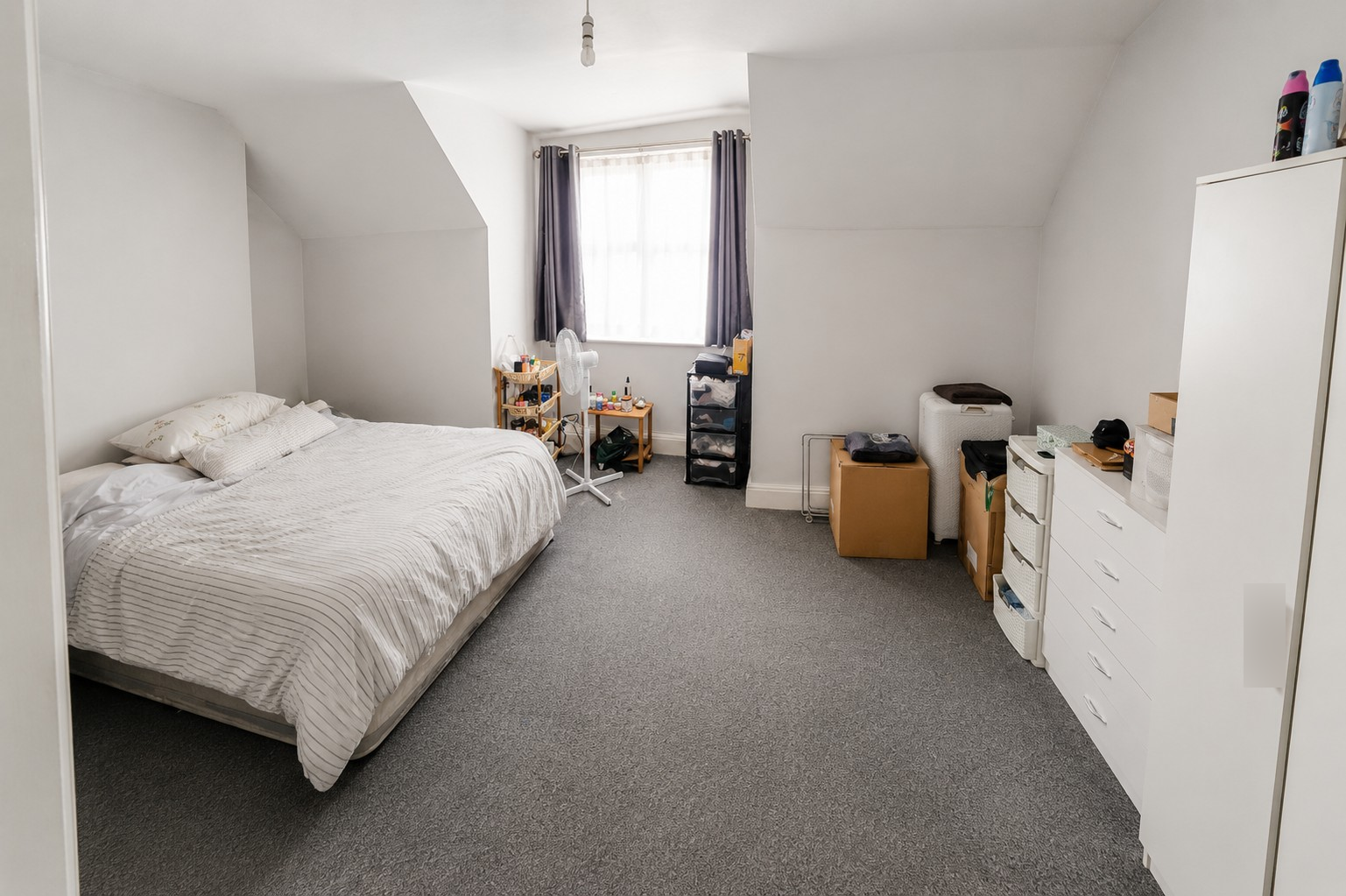 Flat Heathway in Greater London