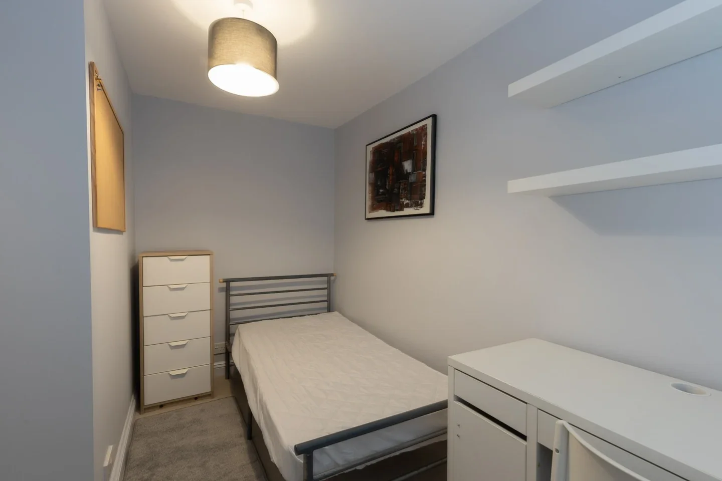 Room Bath Road in Cheltenham