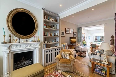 Flat Slaidburn Street in Greater London