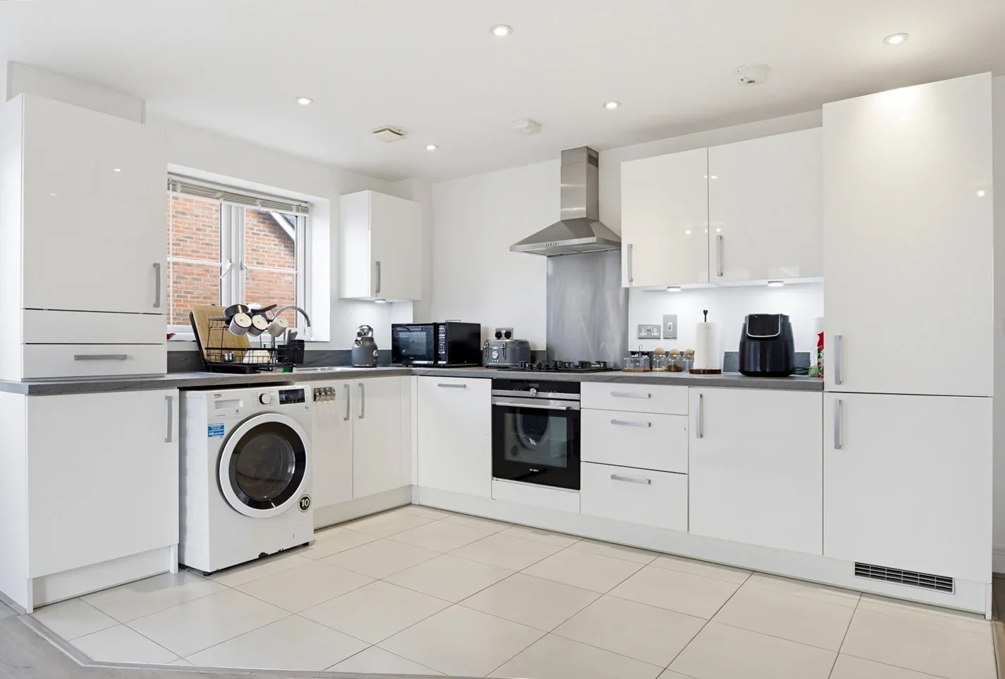 Flat Laburnum Way in Borough of Spelthorne