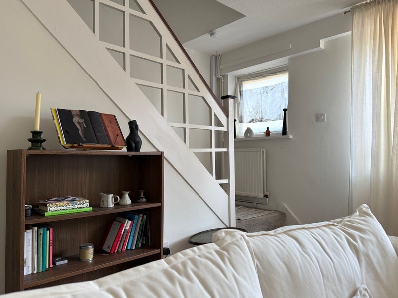 Room Courtlands Avenue in Greater London
