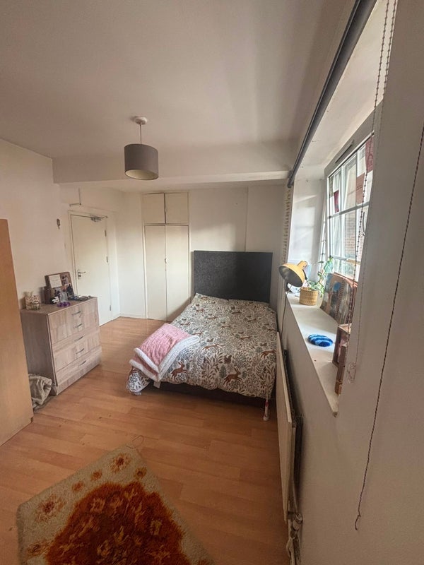 Room Fairclough Street in Greater London