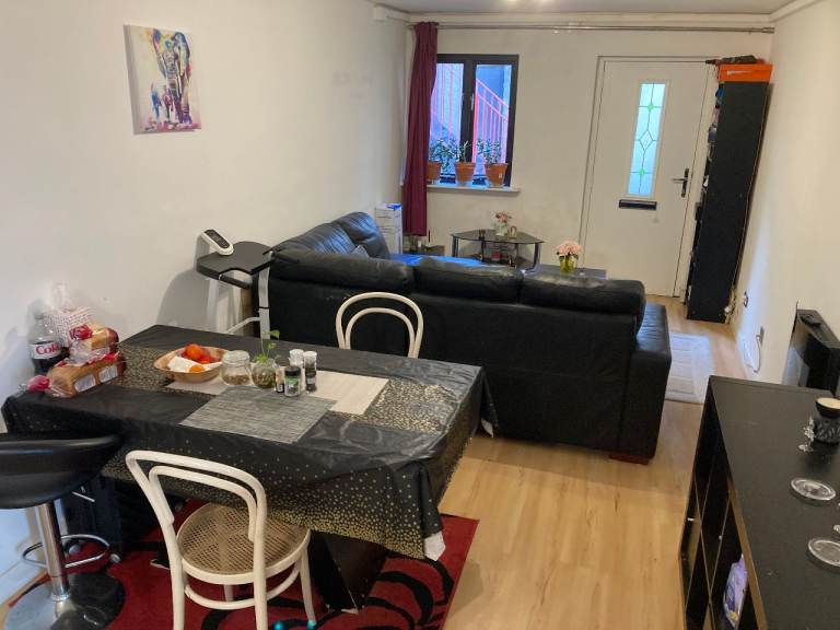 Flat Yard 127 in Kendal
