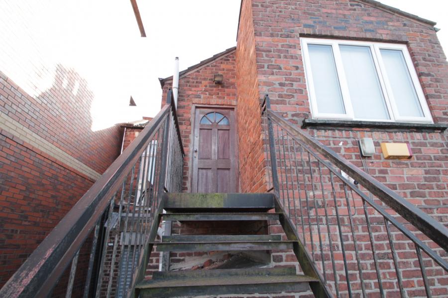 Flat Cross Street in Trafford