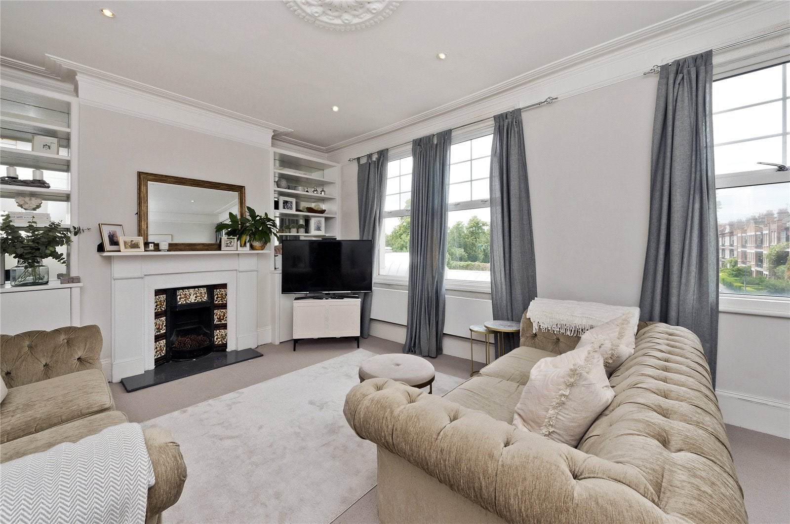 Flat Fulham Palace Road in Greater London