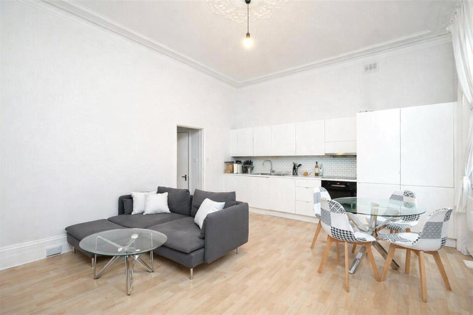 Flat Charlotte Street in Greater London