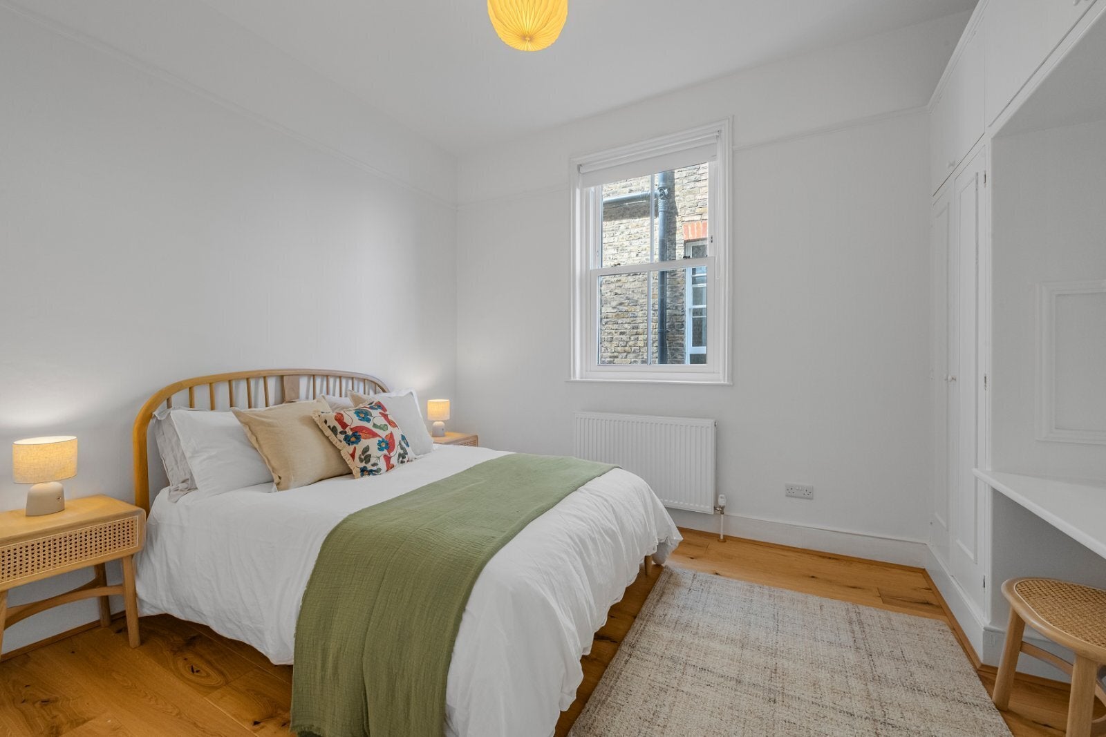 Flat Lawn Crescent in Greater London