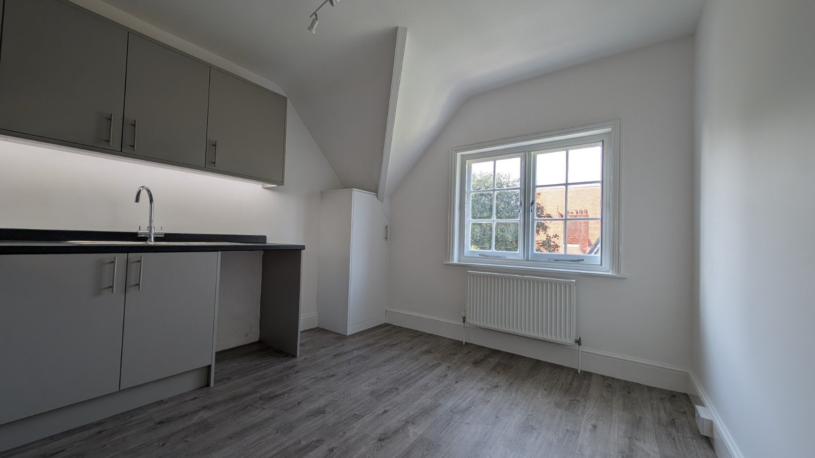 Flat Grimston Gardens in Folkestone and Hythe District