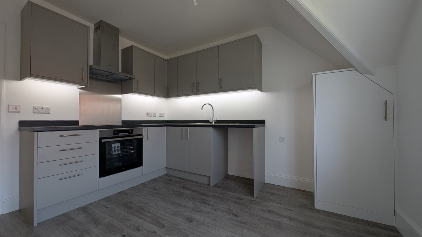 Flat Grimston Gardens in Folkestone and Hythe District