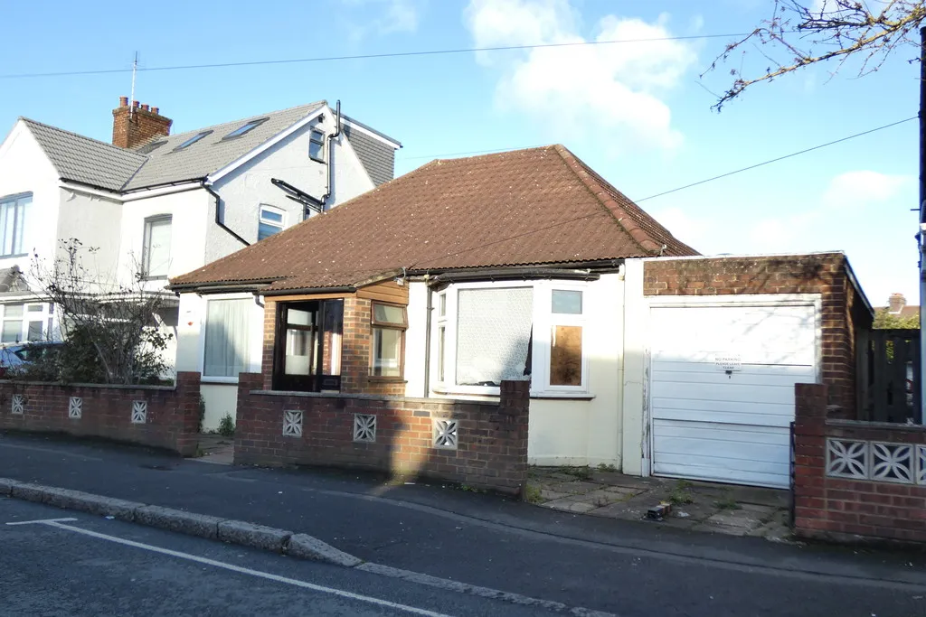 Room Austin Road in Greater London