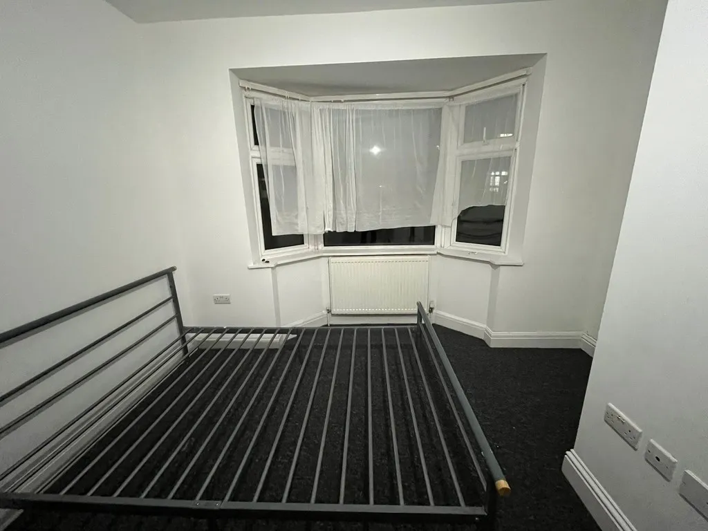 Room Austin Road in Greater London