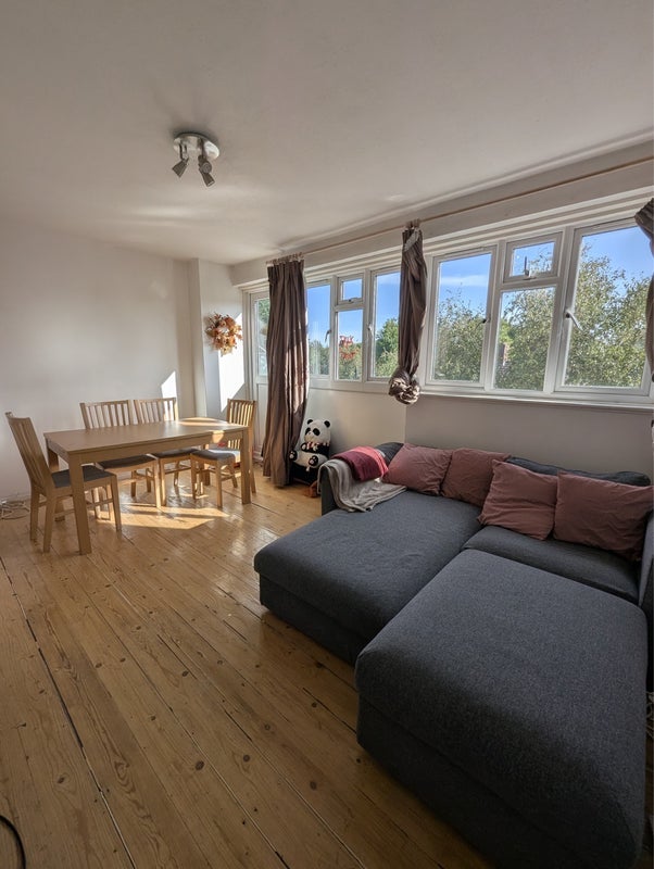 Room Emba Street in Greater London