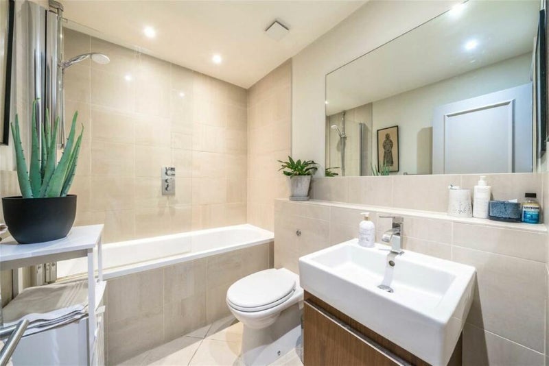 Flat Claverton Street in City of Westminster