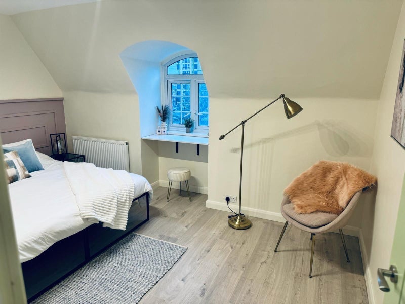 Flat Wyndham Road in Greater London